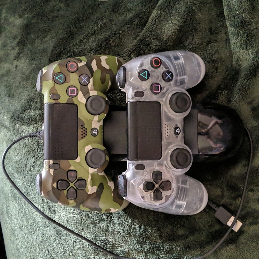 PS4 Controllers w/ charging station